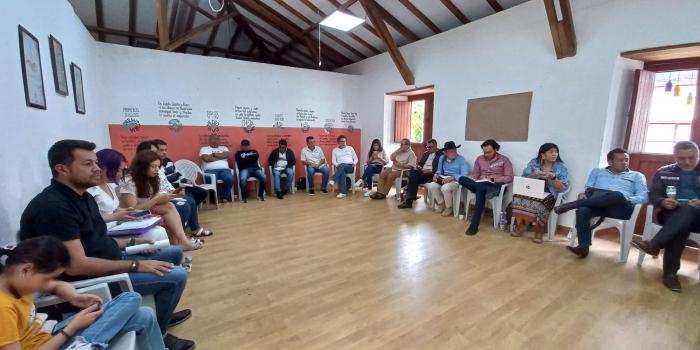 Mesa redonda de víctimas de secuestro en Santander dialogan en el acto de reconocimiento