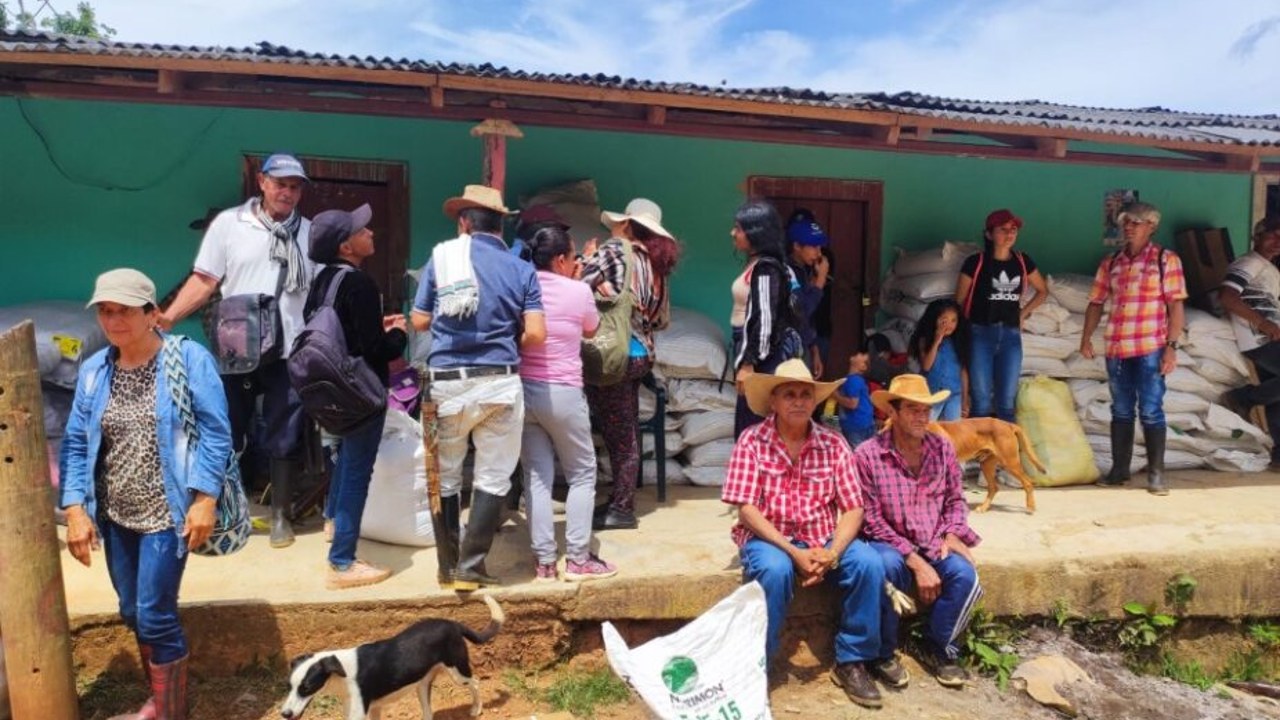 Entrega de proyectos a víctimas del conflicto armado.