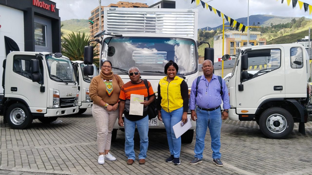 Entrega de camión a Consejo Comunitario del Alto Mira y Frontera en Tumaco, Nariño.