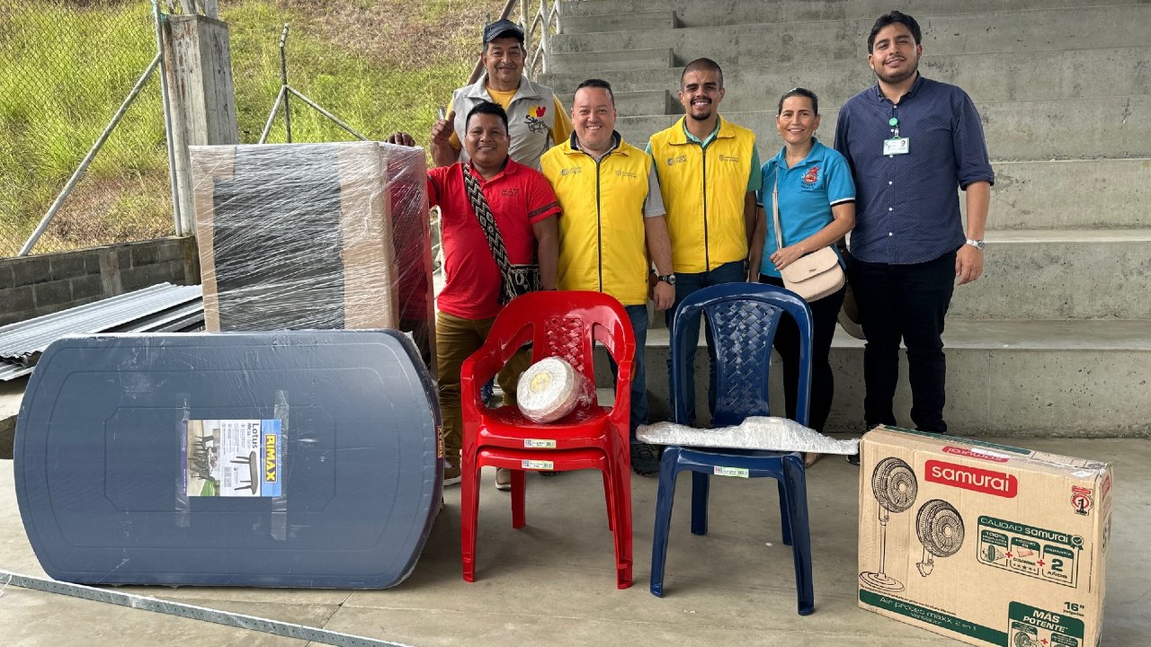 Entrega de dotación de mobiliario en Puerto Rico, Risaralda.