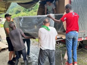 Entrega de dotación escolar en Puerto Rico, Risaralda.