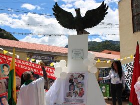 Entrega de monumento en Samaniego, Nariño.