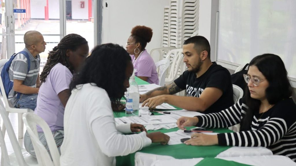 Entrega de indemnizaciones en el Valle del Cauca.