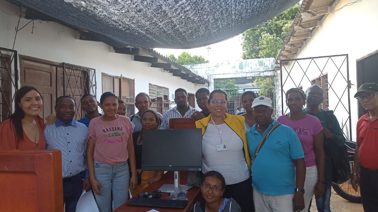 Entrega de dotación tecnológica a Consejo Comunitario de Montelíbano, Córdoba.