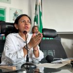 Patricia Tobón en medio de una intervención