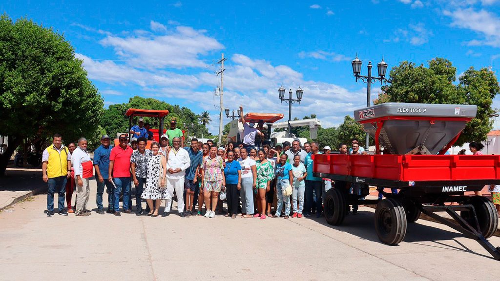 Maquinaria agrícola para víctimas de zonas rurales de Valledupar