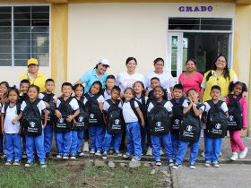 La Unidad para las Víctimas entregó kits escolares a la comunidad del corregimiento de Cofanía Jardines de Sucumbíos