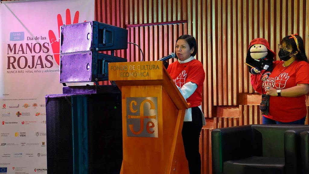 La directora de la Unidad para las Víctimas, Patricia Tobón Yagarí, participó en el conversatorio ‘NUNCA MÁS: Niñas, Niños y Adolescentes en la guerra’,