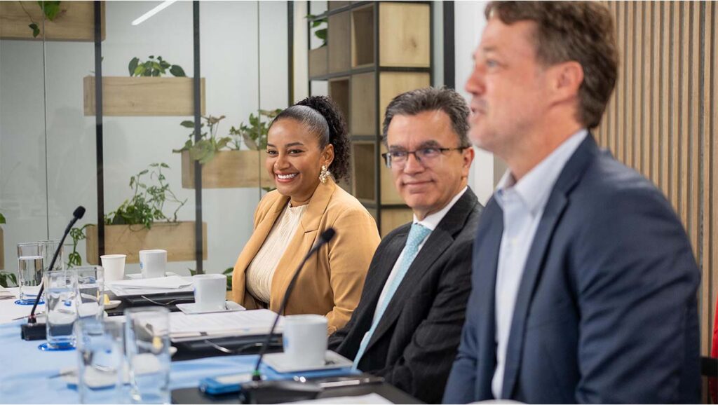 Representantes de Bancóldex, PNUD y la Unidad para las Víctimas en el lanzamiento del programa.