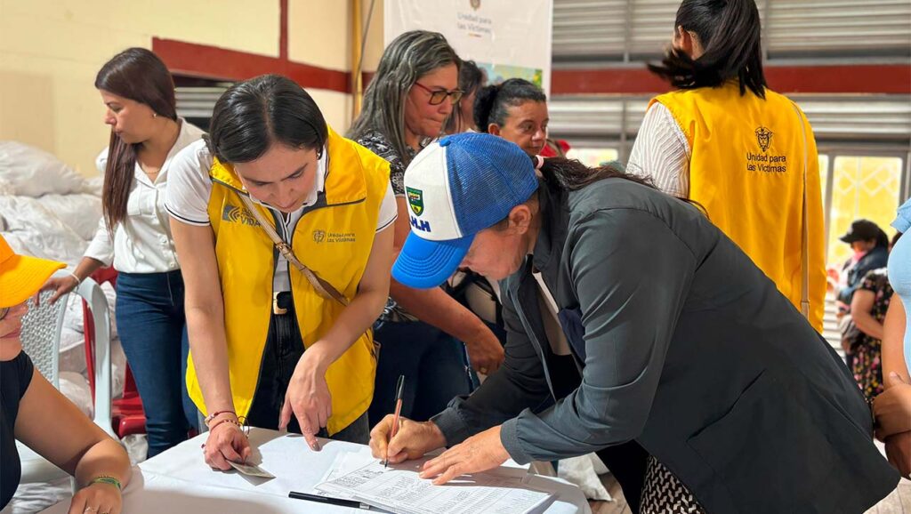 entrega kits a más de 300 sobrevivientes del conflicto armado en Arauca