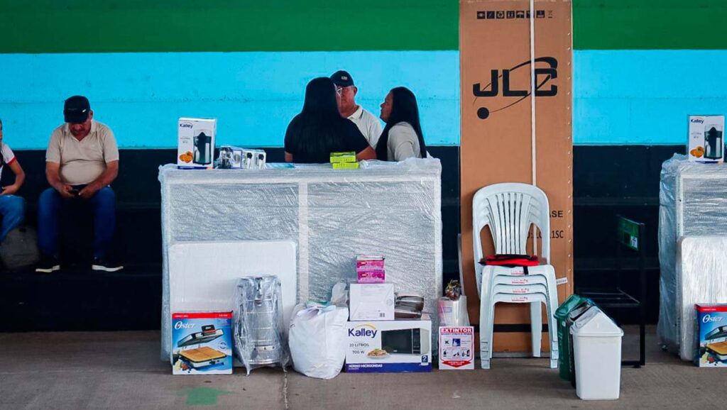 Dotación con insumos, herramientas y maquinaria para emprendimientos en Puerto Wilches, Santander