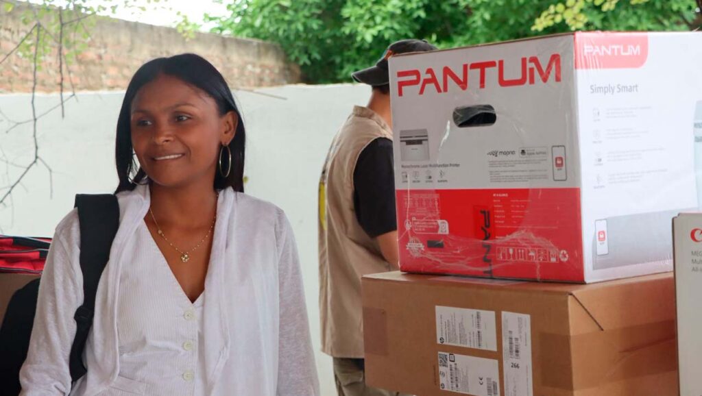 Beneficiario recibe dotación para iniciar negocio y reconstruir su proyecto de vida en Dibulla