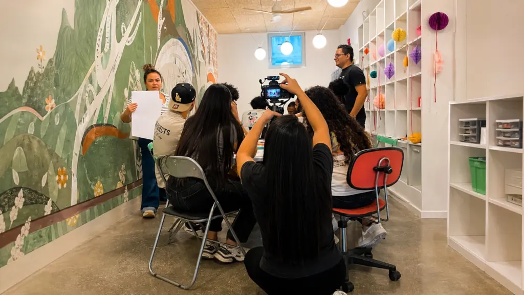 Talleres de escritura de guion y fortalecimiento emocional con jóvenes víctimas en España