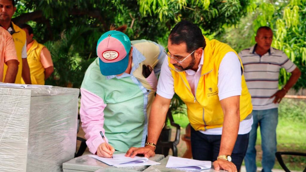 Entrega de mobiliario para el centro comunitario de Los Venados en Valledupar, Cesar