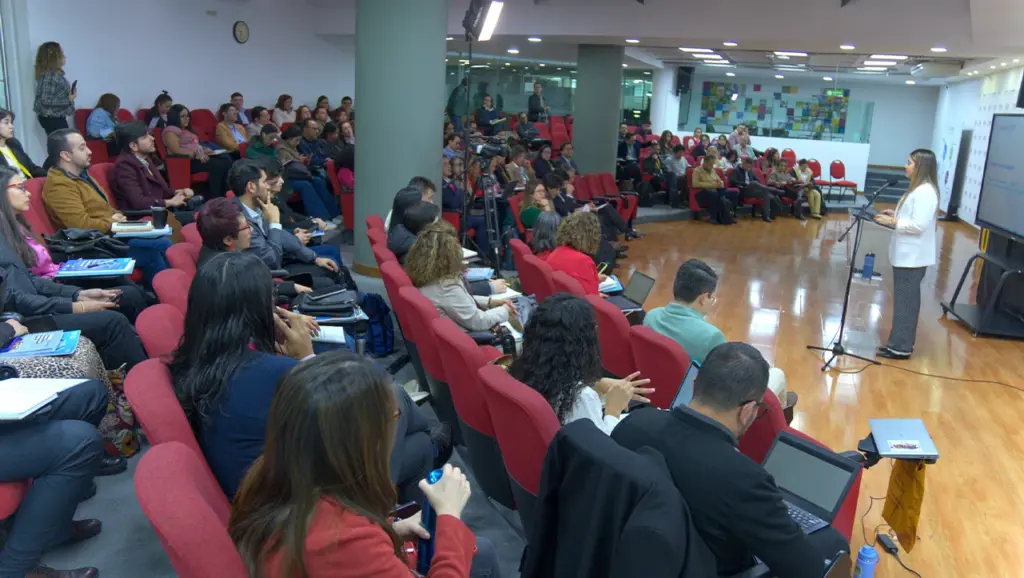 Participación de 24 entidades nacionales y acompañamiento del PNUD en Mesa de Soluciones Duraderas