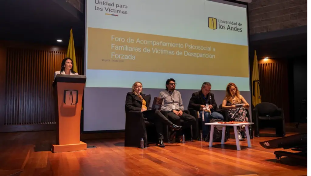 Familias buscadoras participan en diálogo sobre memoria, dignidad y acompañamiento