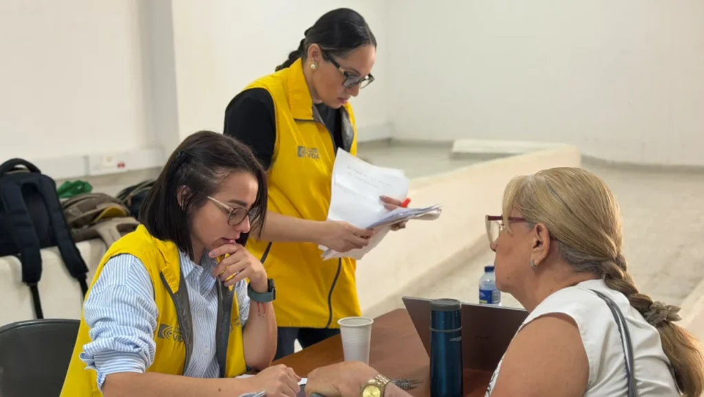 Entrega de cartas de indemnización administrativa en Pivijay, Santa Marta y Aracataca
