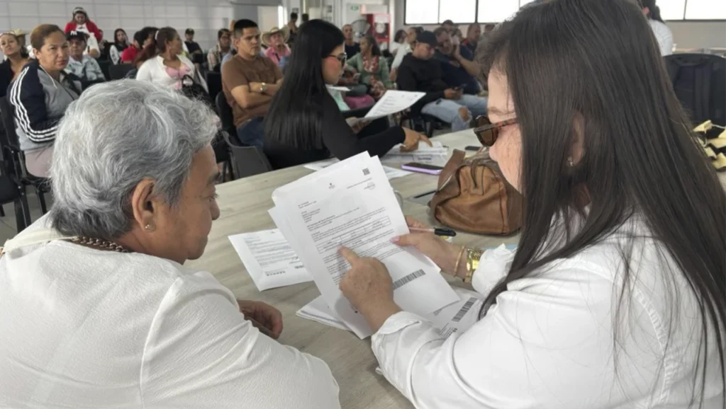Entrega de indemnizaciones administrativas a víctimas en Florencia