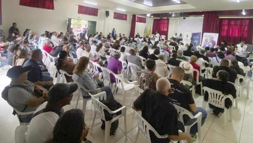 Unidad para las Víctimas entrega 100 cartas de indemnización en Quindío
